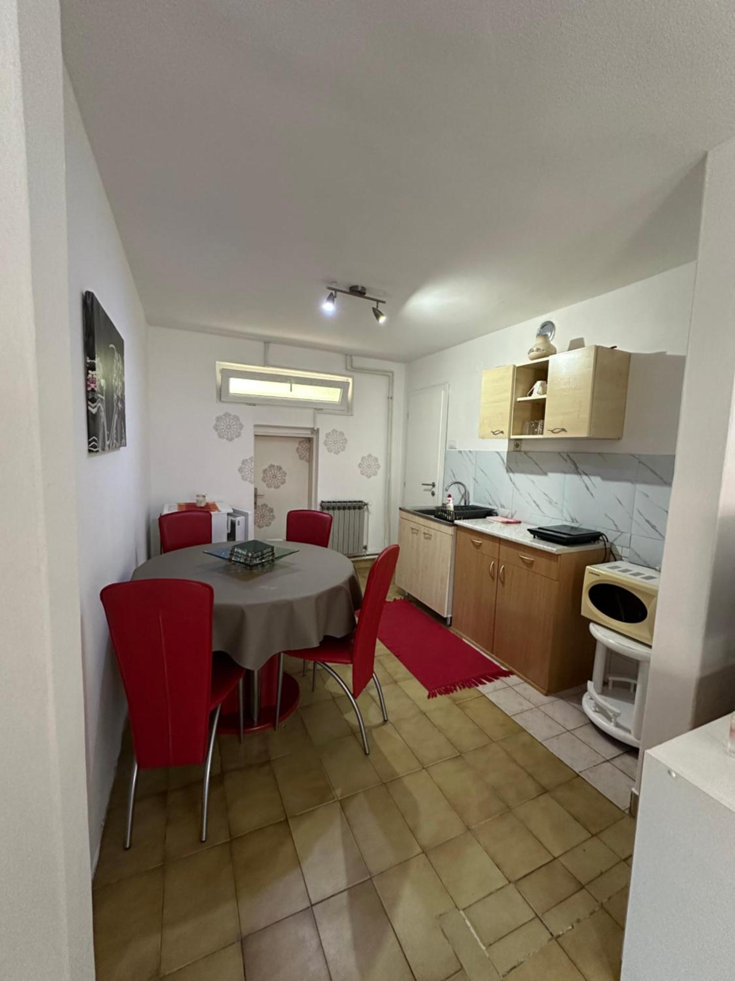 Day & Night Apartment Ćuprija Exterior foto